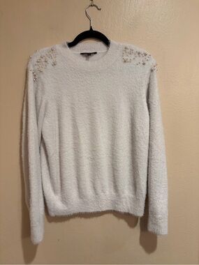 Cozy and Preppy Soft Cloud White Crew Sweater w/ Pearl Accents, size XXL